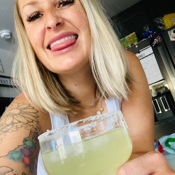 Meet your Posher, Kaylee - Picture 3 of 3